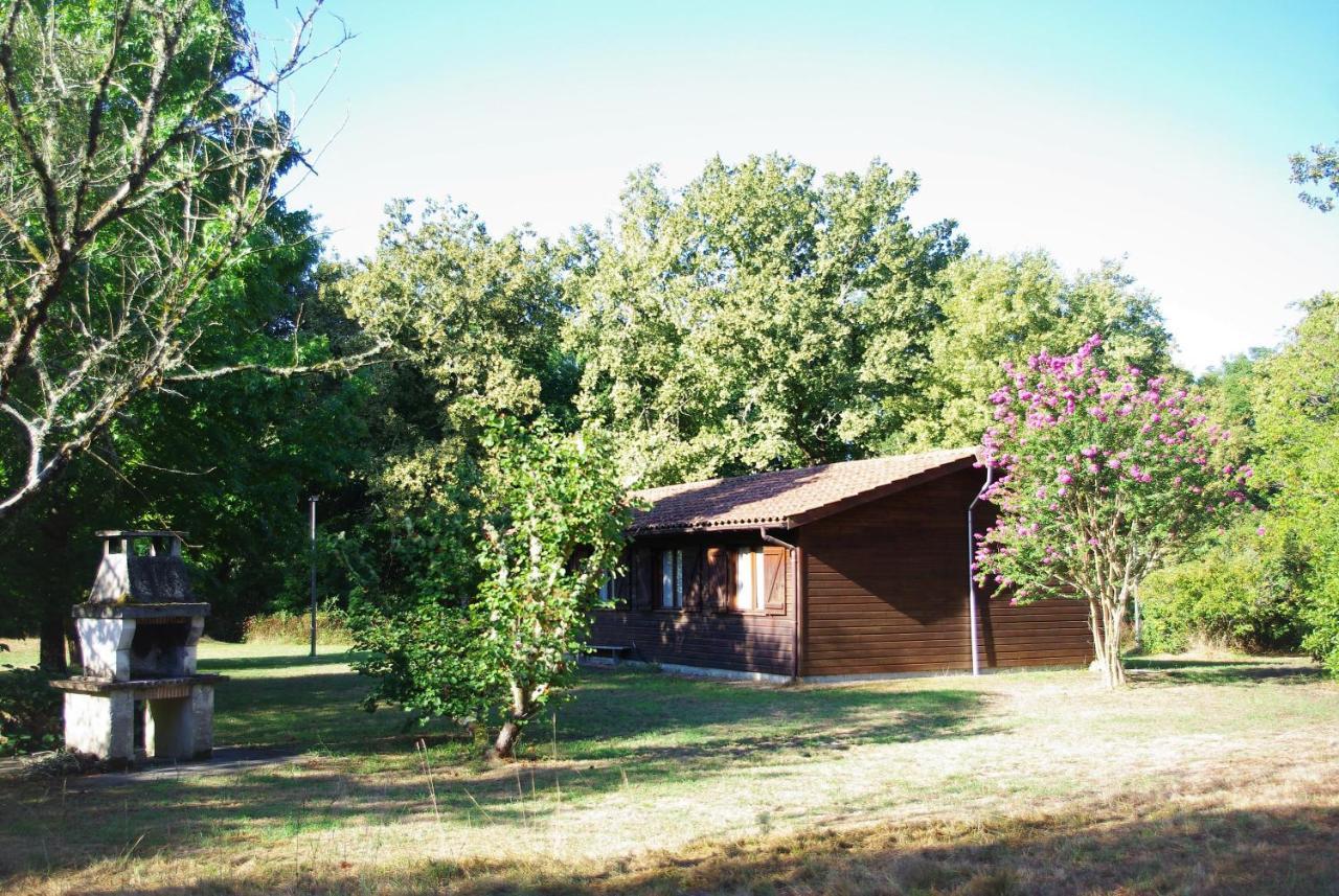 Les Chalets Du Gelat, Nature Et Calme Noaillan Exterior photo